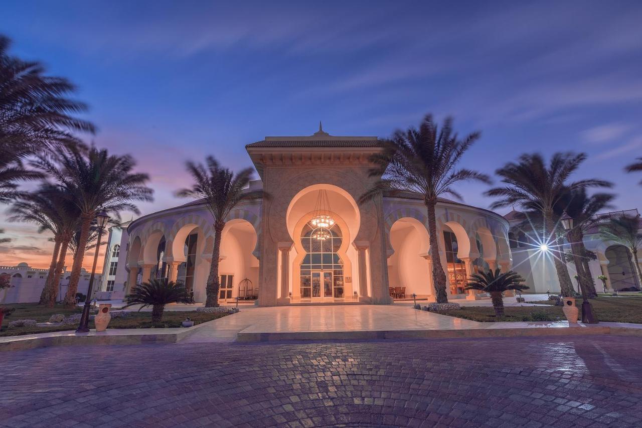 Old Palace Resort Sahl Hasheesh Hurghada Exterior foto The main entrance of the university