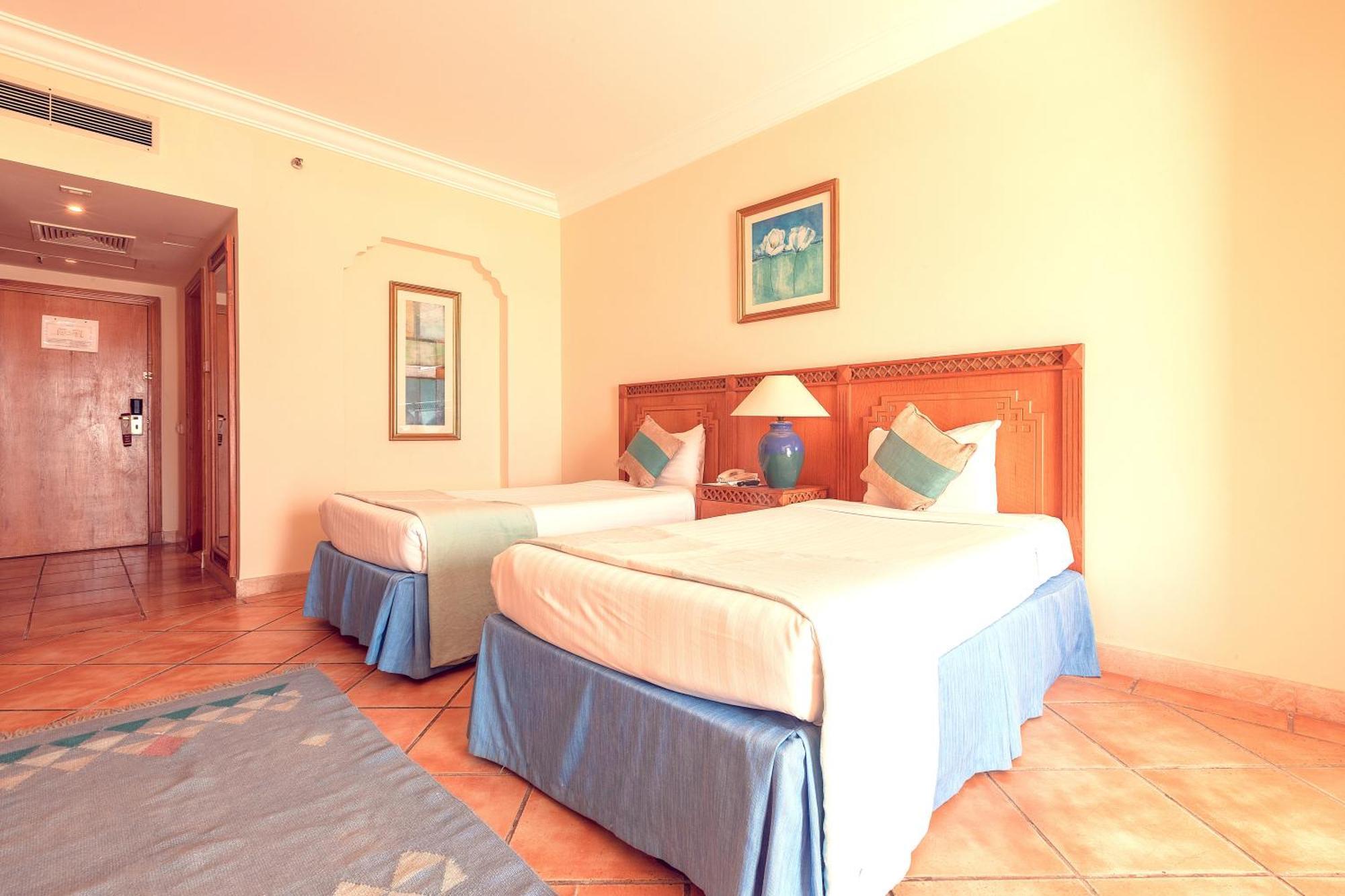 Old Palace Resort Sahl Hasheesh Hurghada Exterior foto A room at the Hilton Sharm El Sheikh