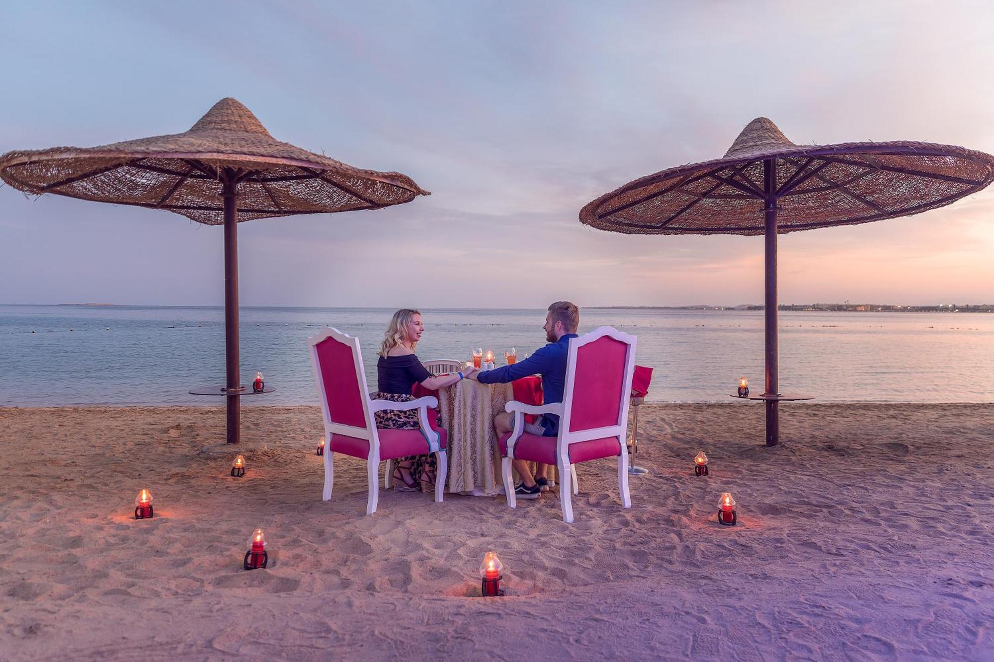 Old Palace Resort Sahl Hasheesh Hurghada Exterior foto Beach at the Grand Hotel