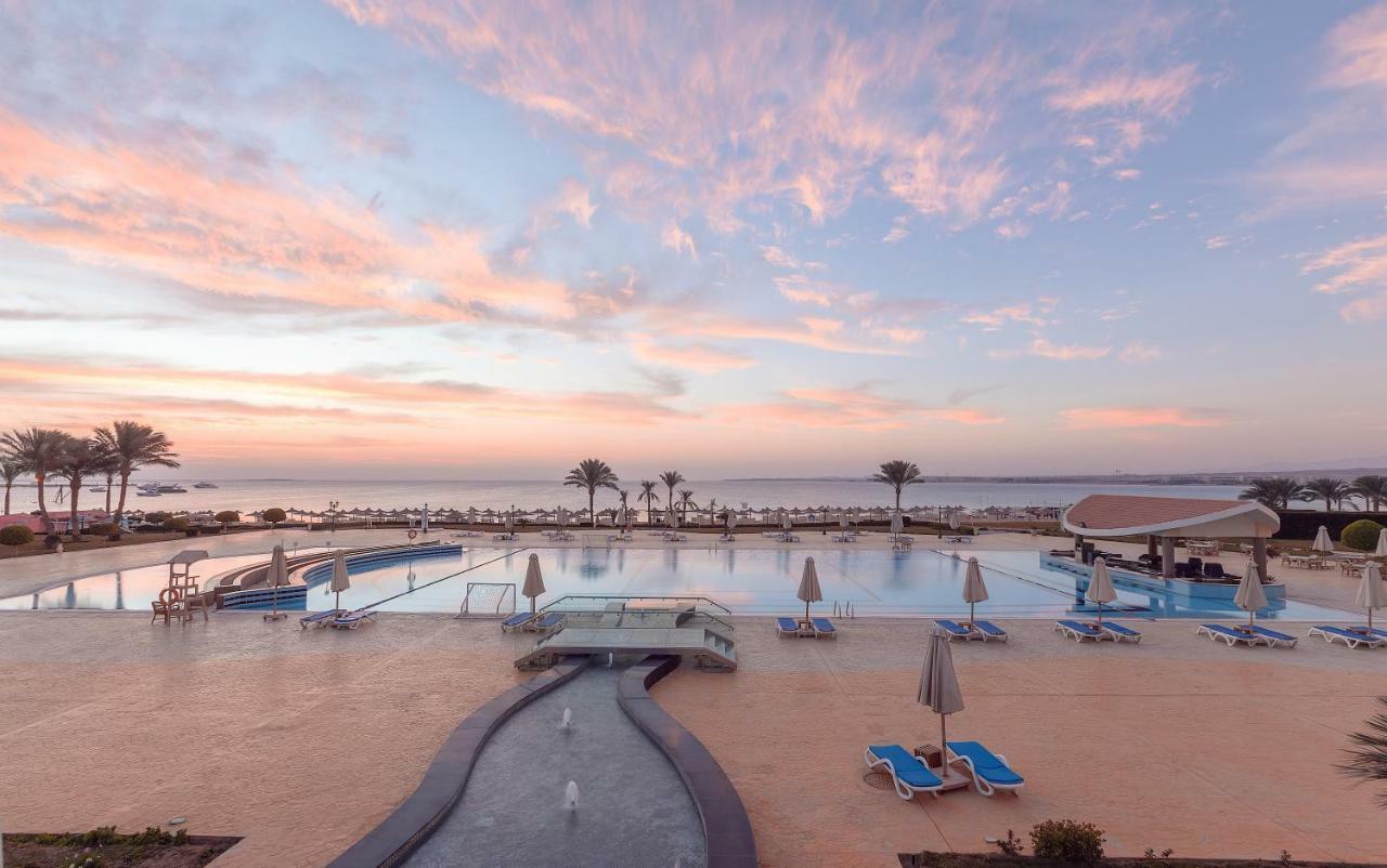 Old Palace Resort Sahl Hasheesh Hurghada Exterior foto Sunrise at the Hilton Sharm El Sheikh